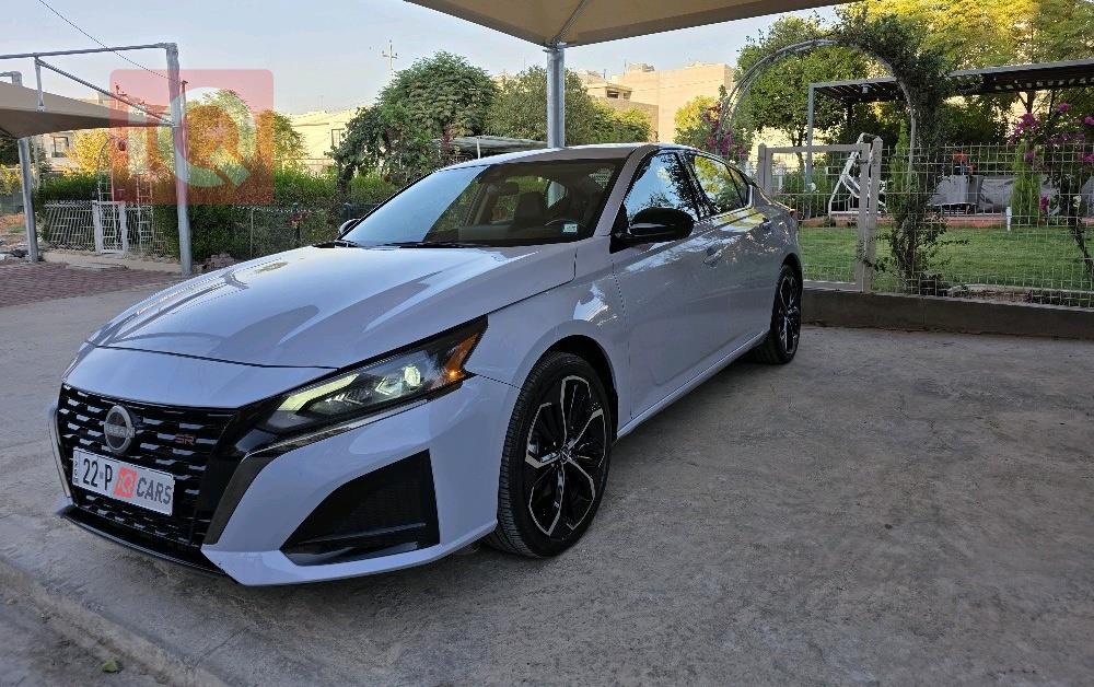 نيسان ألتيما